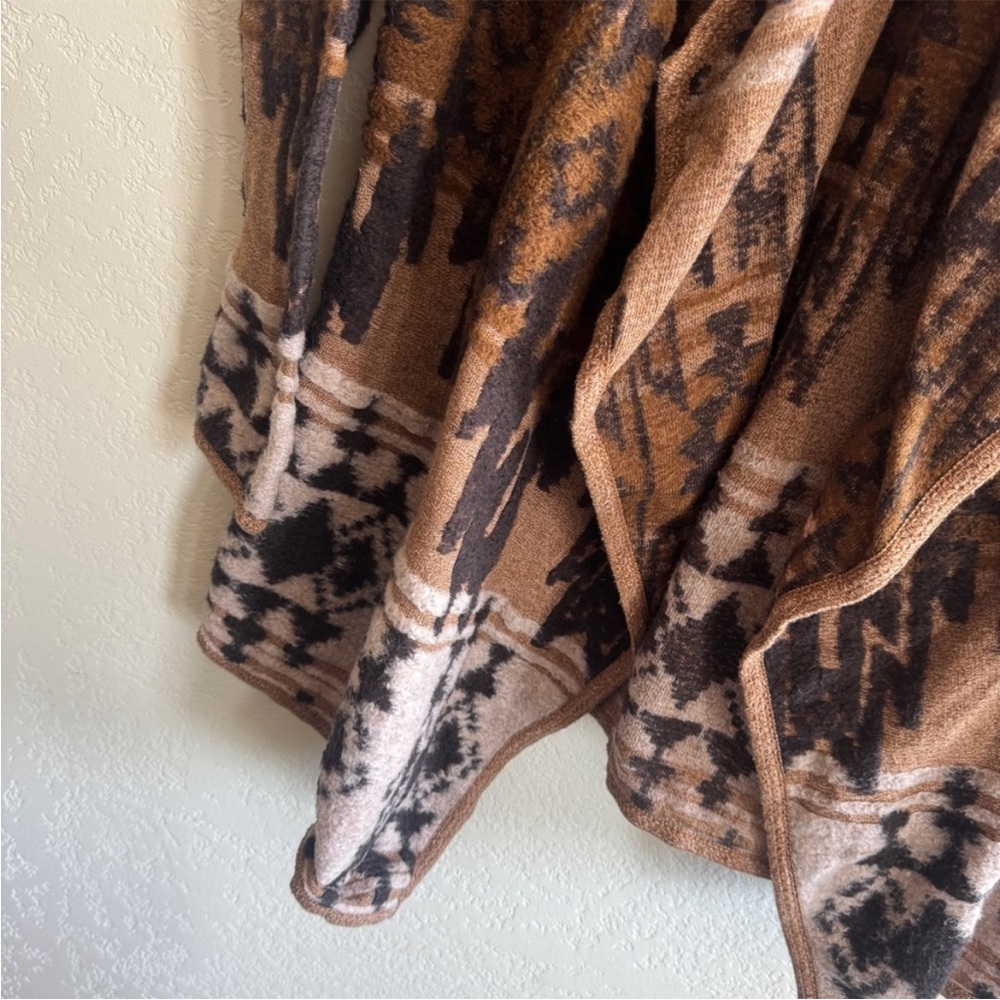 Lucky Brand • Southwestern Open Front Cardigan - Picture 5 of 9